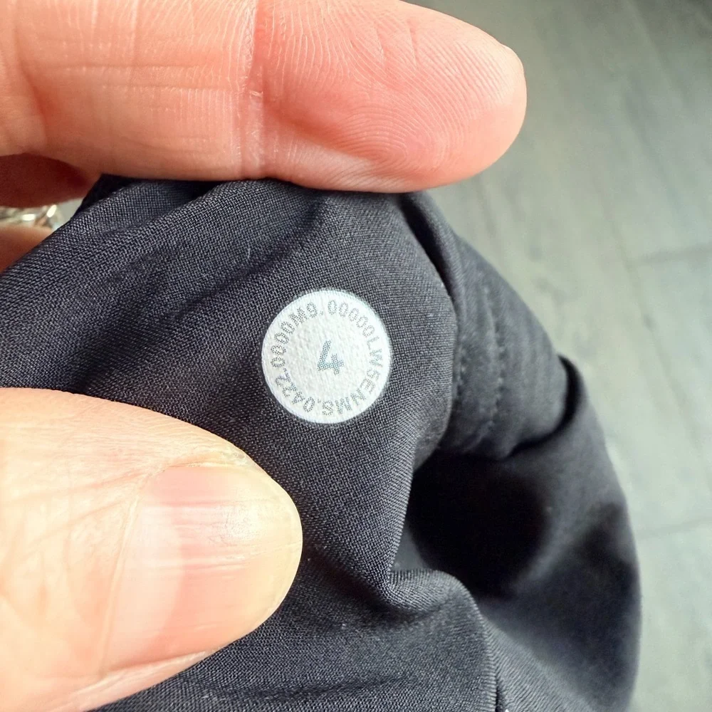 Lululemon  Dance Studio Mid-Rise Jogger in Black Size 4